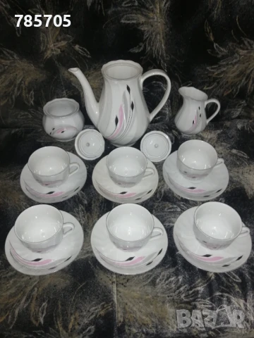 Порцеланов сервиз за чай и кафе , снимка 3 - Сервизи - 50925606