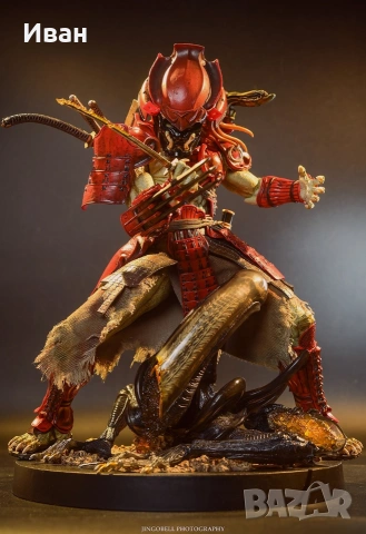 Hot Toys Deluxe - Колекционерска фигурка на Akaoni Samurai Predator Original and Deluxe version 