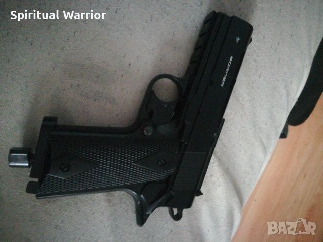 Въздушен пистолет Colt 1911 Compact. 4,5мм калибър със Стоманени съчми. 
