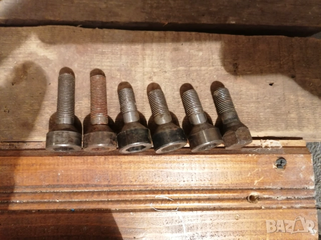 Секретни болтове