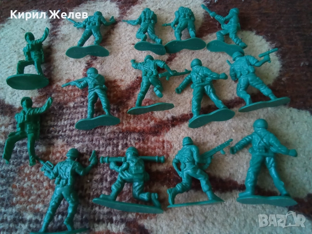 Войници пластмасови 12 броя 14989, снимка 7 - Колекции - 52105881