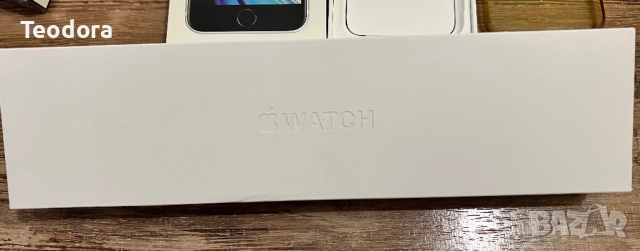 Apple Watch 6, снимка 2 - Смарт часовници - 52576305