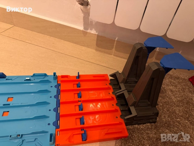 Hot Wheels multitrack race. Модулна писта с много конфигурации, снимка 9 - Коли, камиони, мотори, писти - 52657019