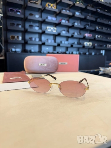 очила с черен обикновен калъф и ув защита miu miu bottega veneta , снимка 2 - Слънчеви и диоптрични очила - 51677849