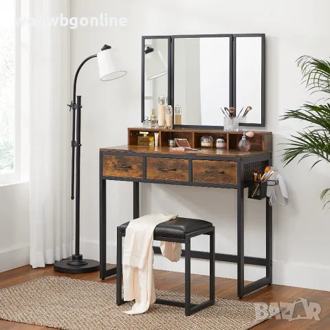 Тоалетка с 3 огледала