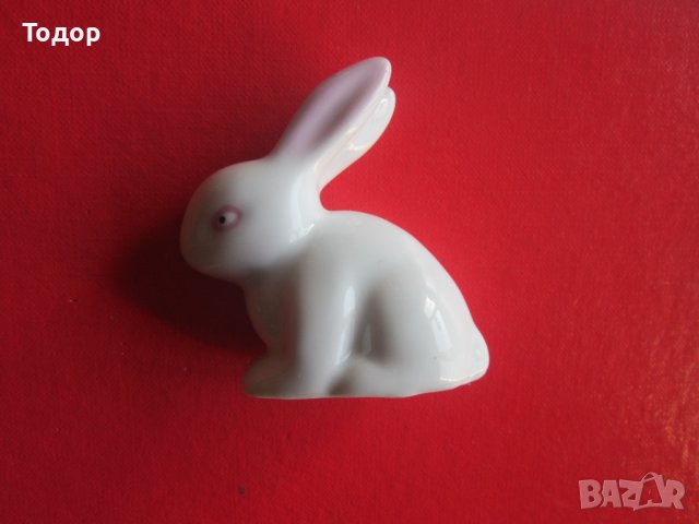 Страхотно порцеланова фигура  зайче 
