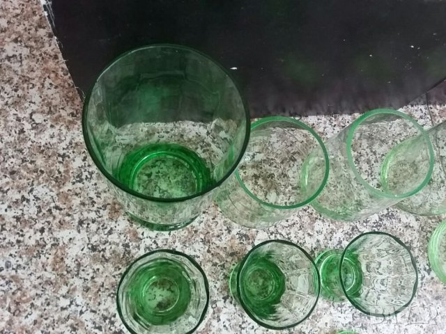 Чаши от зелено стъкло , снимка 5 - Антикварни и старинни предмети - 38184618