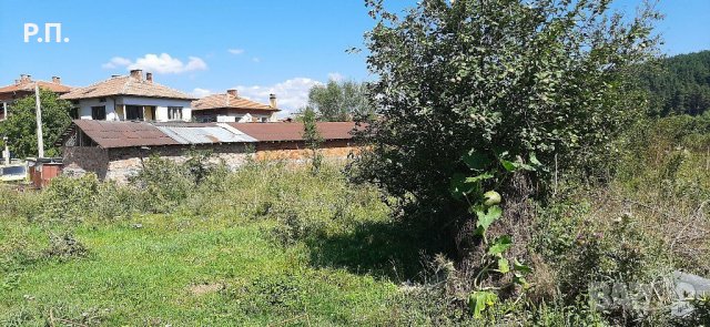 Продавам Парцел имот в регулация ток и вода 838кв.м, снимка 2 - Парцели - 29864635