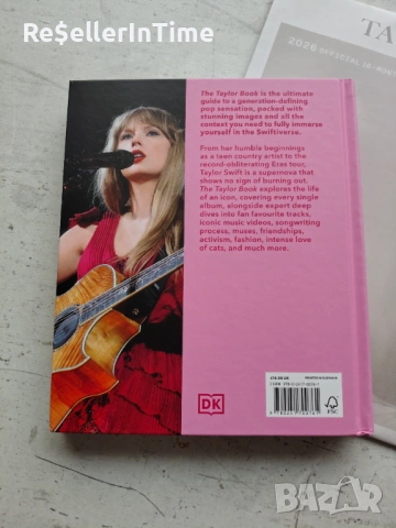 Лот от нови The Taylor book и официален календар Taylor Swift 2026, снимка 6 - Колекции - 53350993