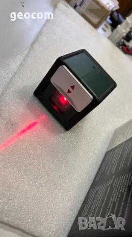 BOSCH Quigo лазeрен нивелир (Нов, кръстосан червен лазeр,10М), снимка 3 - Измервателни инструменти - 47573494