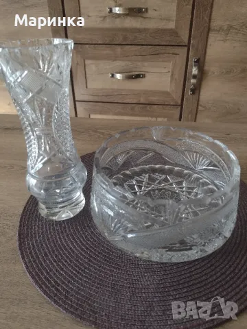 Комплект от кристална купа и ваза ръчно гравирани еднакъв дизайн.
