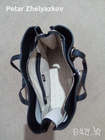 нова елегантна дамска чанта GUESS., снимка 2 - Чанти - 53259548