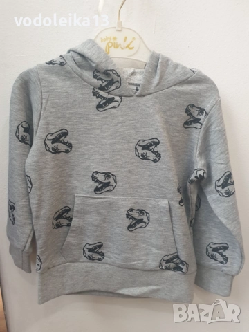 ново сиво худи с глави на динозаври