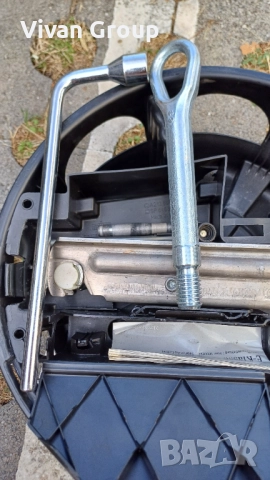 НОВО Оригинален авариен комплект Mercedes, снимка 3 - Аксесоари и консумативи - 51565580