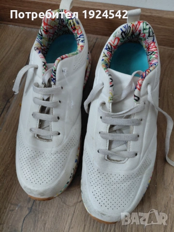 Продавам маратонки адидас, снимка 5 - Детски маратонки - 53282766