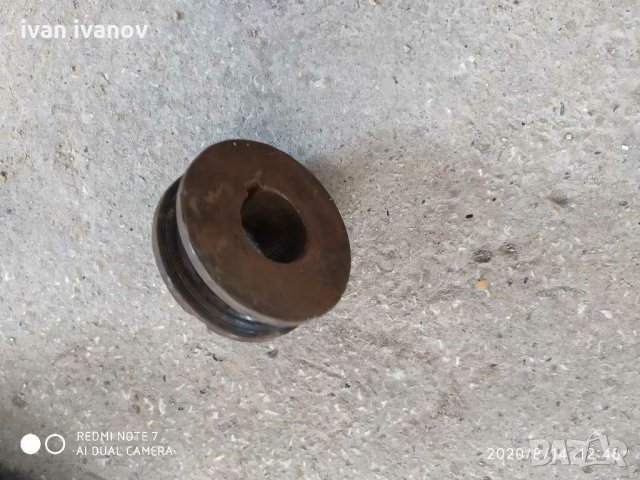 Ремъчна шаиба, снимка 2 - Резервни части за машини - 29758980