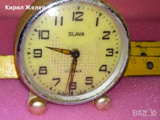 SLAVA MADE in USSR Стар КОЛЕКЦИОНЕРСКИ РУСКИ БУДИЛНИК МЕХАНИЧЕН НАСТОЛЕН ЧАСОВНИК СЛАВА СССР 24937, снимка 2 - Антикварни и старинни предмети - 44536272