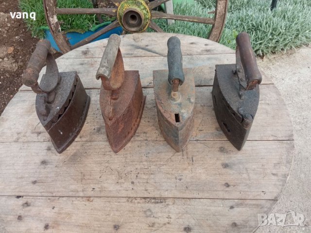 Лот стари ютии на въглища, снимка 1