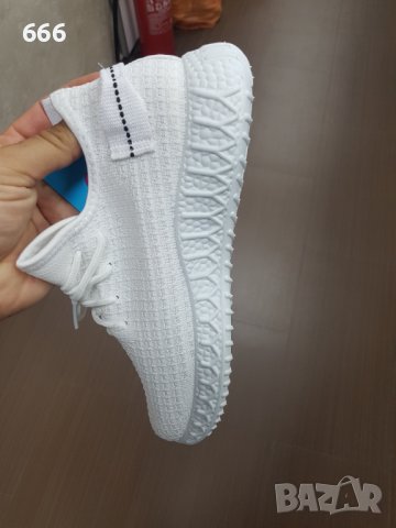 Обувки, снимка 4 - Дамски ежедневни обувки - 42394284