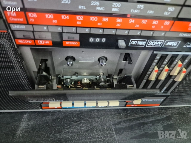 Радиокасетофон ITT Touring 320, снимка 7 - Радиокасетофони, транзистори - 54357910