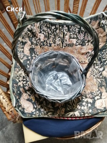 кошница плетена с два цвята , снимка 2 - Други - 42289578