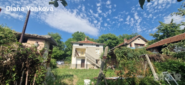 Къща и парцел (общо 674кв.м.)  за продажба в Сапарева баня, България, снимка 1