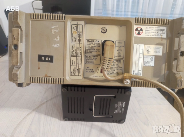 Продава се двуканален запазен осцилоскоп TEKTRONIX 2225 2x50MHz, снимка 4 - Друга електроника - 51697910