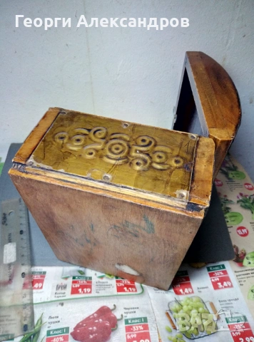 Стара ДЪРВЕНА КУТИЯ за БИЖУТА Тип РАКЛА с КРАСИВ МЕДЕН ОБКОВ, снимка 4 - Антикварни и старинни предмети - 54223102
