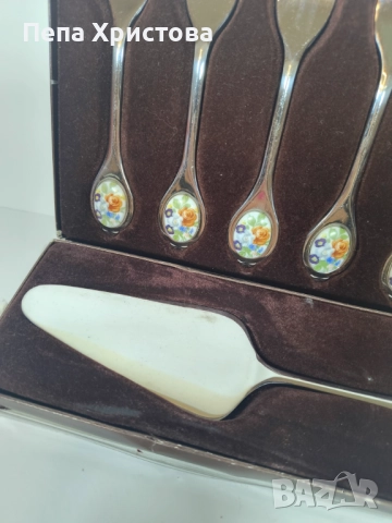 Комплект от 6 броя десертни вилички и лопатка за сладкиши от Berndorf , снимка 5 - Прибори за хранене, готвене и сервиране - 51863023