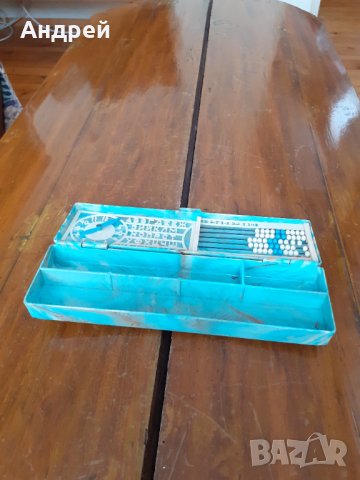 Стар ученически несесер,кутия, снимка 3 - Други ценни предмети - 31611008