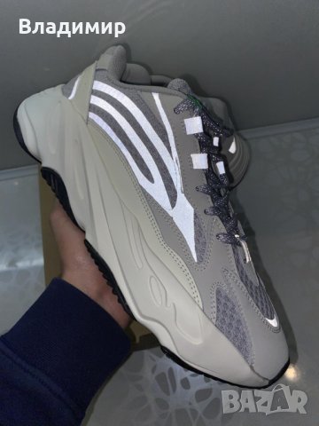 Adidas Yeezy Boost 700v2 “Static” Обувки 46EUR + Кутия, снимка 6 - Маратонки - 36827419