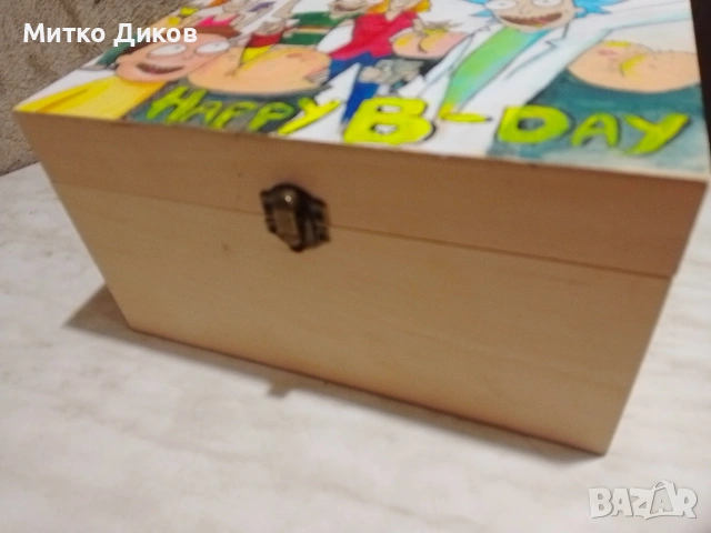 дървена кутия нова 24х18х13см за  сериал „Рик и Морти“ (Rick and Morty). , снимка 2 - Други - 53962498