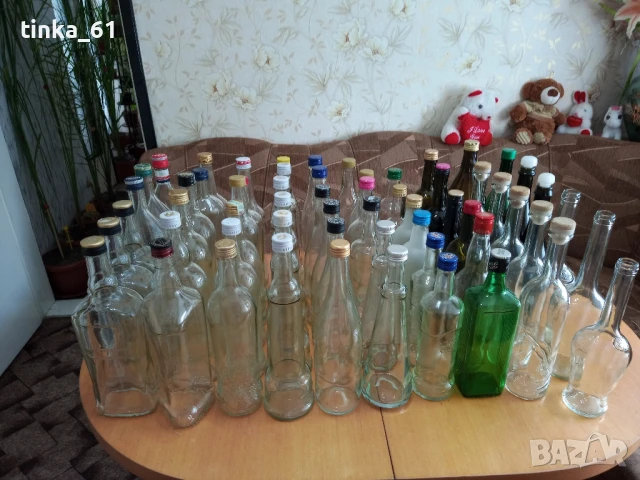 Празни бутилки 