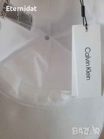 Бяла шапка с козирка CALVIN KLEIN , снимка 3 - Шапки - 49920474