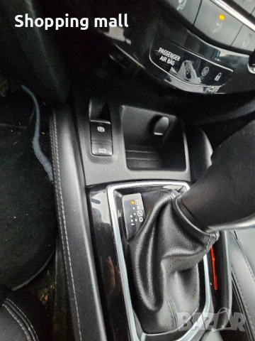 NISSAN Qashqai 1.7 dCi 4x4 Tekna , снимка 10 - Автомобили и джипове - 53256523
