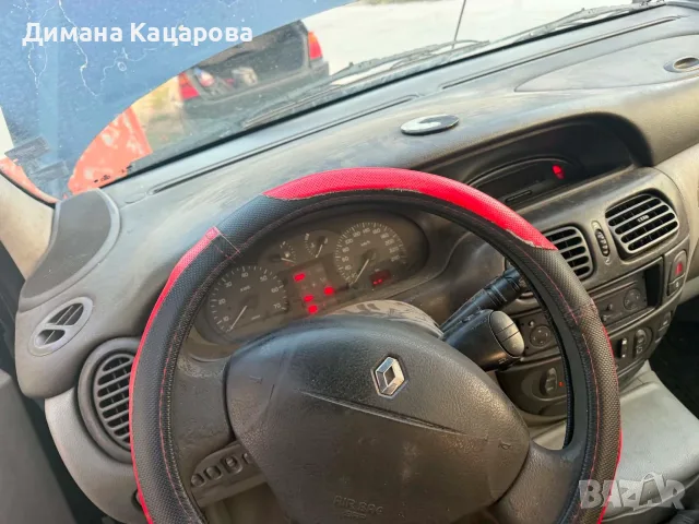 Продава се лек автомобил Renault Scanic 