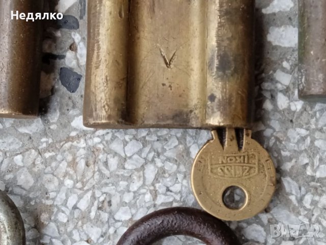 Колекция стари катинари, ключове,брави, снимка 14 - Антикварни и старинни предмети - 39853044