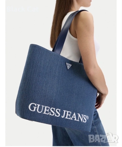 Дамска чанта GUESS