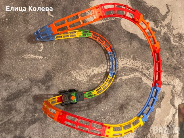 Little tikes влакче с извити релси, звукови и светлинни ефекти, снимка 4 - Влакчета, самолети, хеликоптери - 51982191