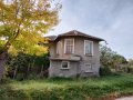Продава двуетажна къща в село Дъбравка до Белоградчик, снимка 1 - Къщи - 40128706