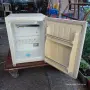  продавам мини хладилник, снимка 3