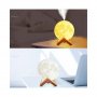 3D Лампа Арома Дифузер Луна с променящи се цветове, снимка 3