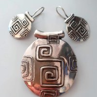 уникален сребърен комплект от медальон и обеци, снимка 3 - Бижутерийни комплекти - 39706430