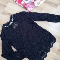 Черна дантелена блузка Dolce and Gabbana , снимка 3 - Корсети, бюстиета, топове - 30579498