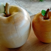 Две ябълки. Дърворезба., снимка 3 - Декорация за дома - 44549670