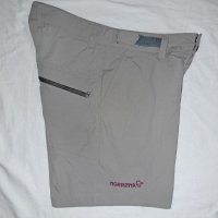 Norrona Bitihorn Light weight Shorts (M) дамски трекинг панталони, снимка 4 - Къси панталони и бермуди - 40187913