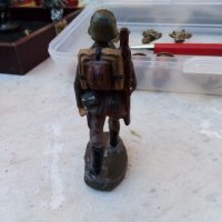 Стара фигура на войник, снимка 2 - Антикварни и старинни предмети - 30875778