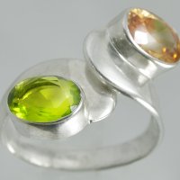 Сребърен пръстен с многоцветни кристали Сваровски, снимка 1 - Пръстени - 31463212