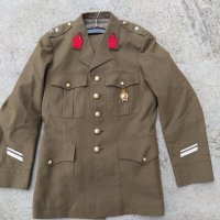 Парадна военна униформа , снимка 2 - Антикварни и старинни предмети - 38590562