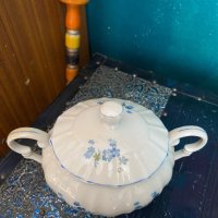 Голяма, порцеланова захарница с незабравки и син кант., снимка 2 - Антикварни и старинни предмети - 42792433